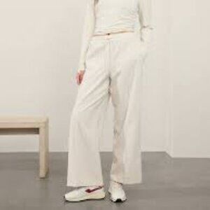 Athleta Endeavor High Rise Relaxed Pant Wide Leg size Small Petite Travel